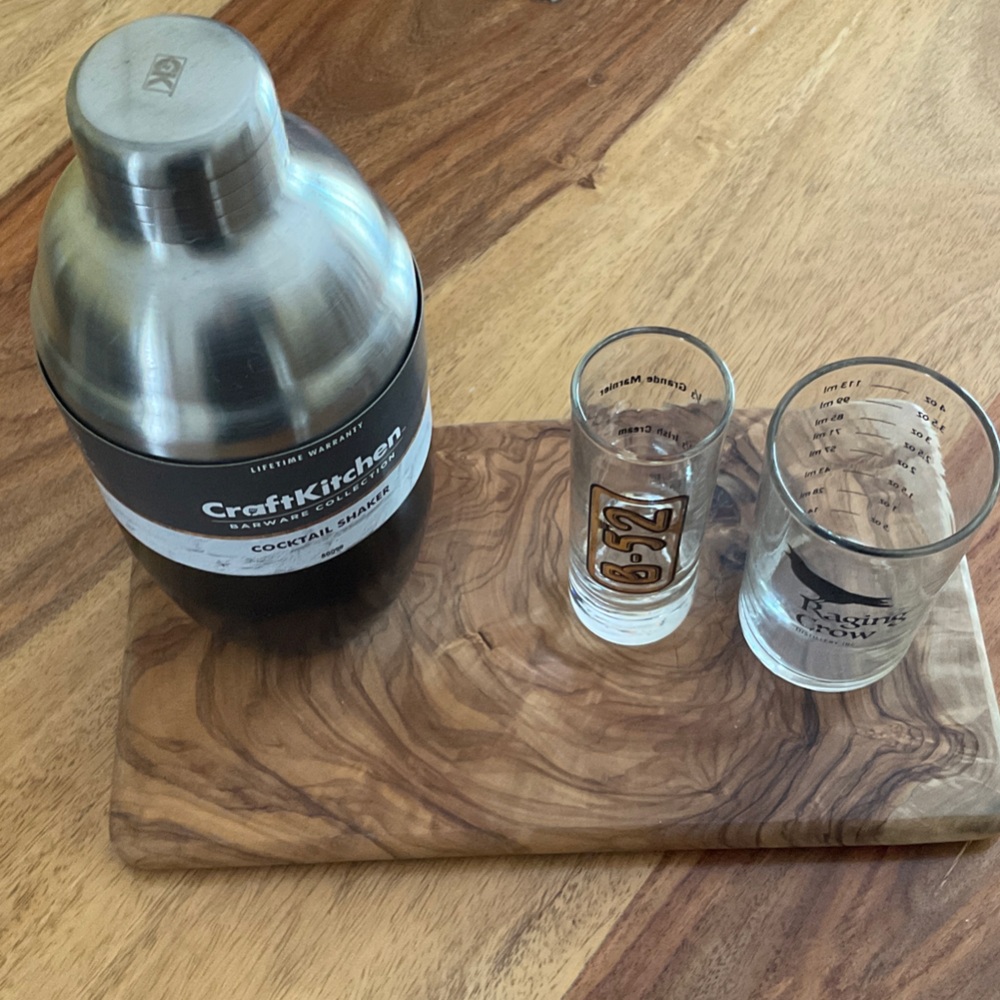 Stainless Steel Cocktail Shaker Set (v)